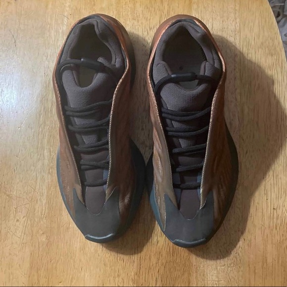 Yeezy Other - Yeezy 700 V3 ‘ copper fade ‘